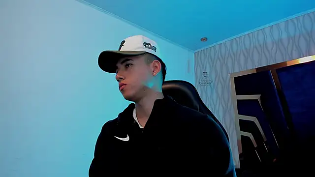 Snapshot of Draven_Marceaux chatting on November 2025 11:25:02 AM Draven Marceaux online show from November 2025 11:25:02 AM