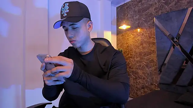 Snapshot of Draven_Marceaux chatting on January 2026 04:32:01 PM Draven Marceaux online show from January 2026 04:32:01 PM