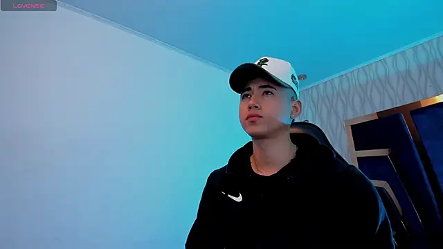 Snapshot of Draven_Marceaux chatting on November 2025 11:14:01 AM Draven Marceaux online show from November 2025 11:14:01 AM