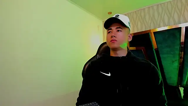 Snapshot of Draven_Marceaux chatting on September 2025 11:17:02 AM Draven Marceaux online show from September 2025 11:17:02 AM