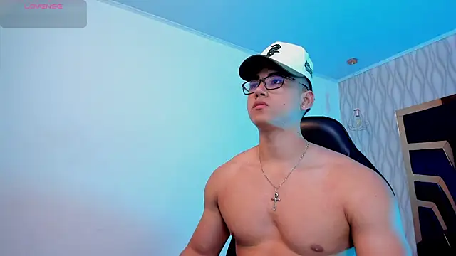 Snapshot of Draven_Marceaux chatting on October 2025 11:31:02 AM Draven Marceaux online show from October 2025 11:31:02 AM