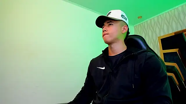 Snapshot of Draven_Marceaux chatting on September 2025 11:23:01 AM Draven Marceaux online show from September 2025 11:23:01 AM