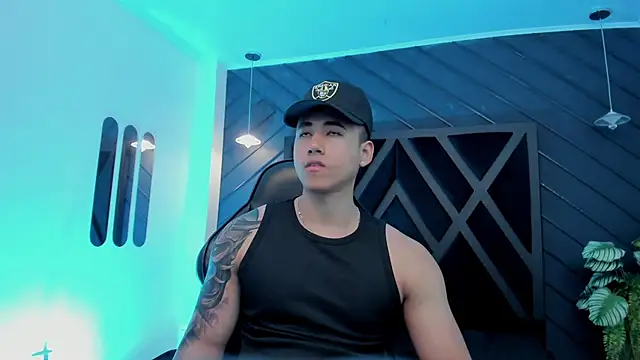 Snapshot of Draven_Marceaux chatting on November 2025 11:54:02 AM Draven Marceaux online show from November 2025 11:54:02 AM