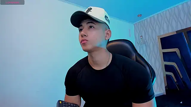 Snapshot of Draven_Marceaux chatting on November 2025 11:25:01 AM Draven Marceaux online show from November 2025 11:25:01 AM