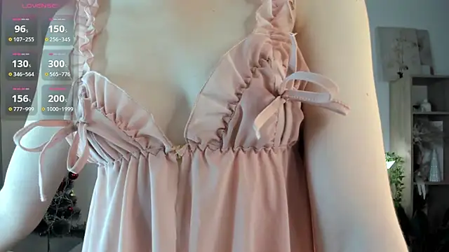 Ice Strawberry online show from November 2025 03:18:02 AM