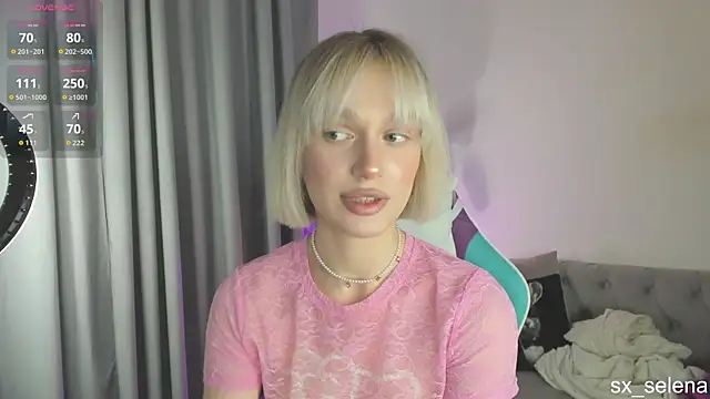 Ice Strawberry online show from March 2026 03:08:02 AM