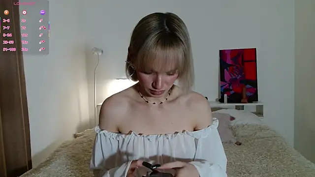 Ice Strawberry online show from February 2026 03:25:02 AM