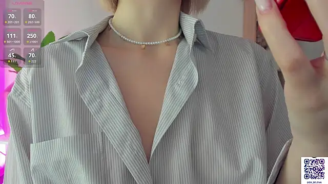 Ice Strawberry online show from March 2026 03:02:01 AM