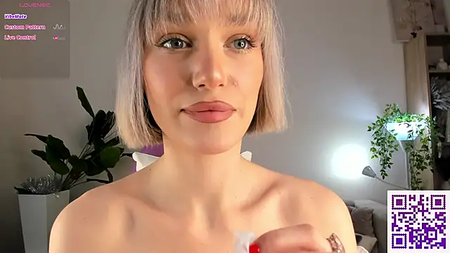 Ice Strawberry online show from January 2026 02:51:01 AM