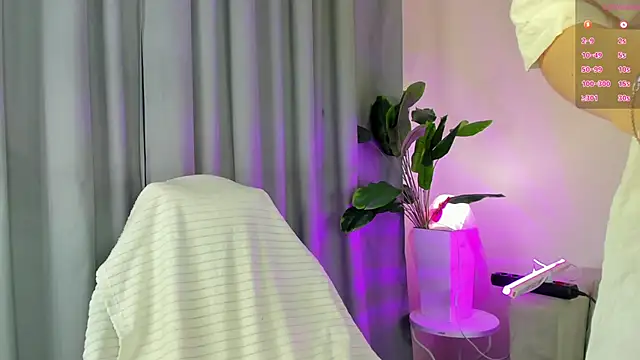 Snapshot of Ice_Strawberry chatting on June 2026 03:11:01 AM Ice Strawberry online show from June 2026 03:11:01 AM