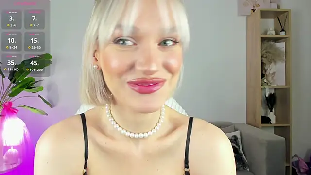 Ice Strawberry online show from April 2026 03:13:02 AM