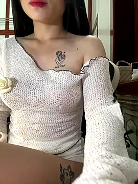 Hanh Luxii online show from October 2025 05:08:01 AM