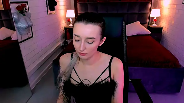 Snapshot of AliceLids chatting on October 2025 01:12:02 PM AliceLids online show from October 2025 01:12:02 PM