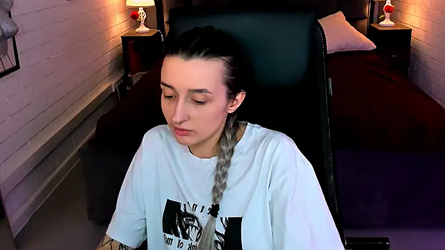 Snapshot of AliceLids chatting on October 2025 01:14:02 PM AliceLids online show from October 2025 01:14:02 PM