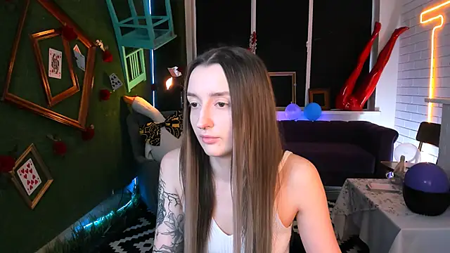 Snapshot of AliceLids chatting on October 2025 12:50:02 PM AliceLids online show from October 2025 12:50:02 PM