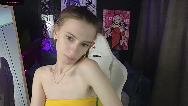 Snapshot of kaleriyaa_ chatting on September 2025 01:27:02 AM kaleriyaa online show from September 2025 01:27:02 AM