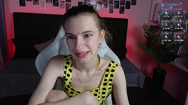 Snapshot of kaleriyaa_ chatting on October 2025 01:36:01 AM kaleriyaa online show from October 2025 01:36:01 AM