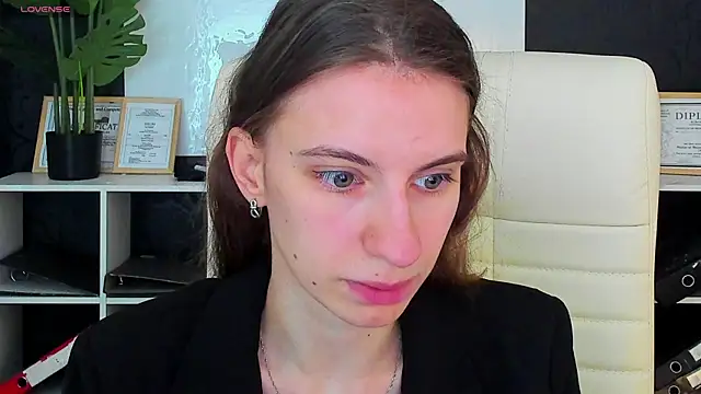 Snapshot of kaleriyaa_ chatting on September 2025 01:23:01 AM kaleriyaa online show from September 2025 01:23:01 AM