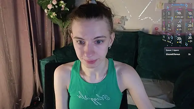 Snapshot of kaleriyaa_ chatting on October 2025 01:29:02 AM kaleriyaa online show from October 2025 01:29:02 AM