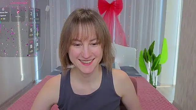 Snapshot of LuluChiiii chatting on January 2026 10:52:01 AM LuluChiiii online show from January 2026 10:52:01 AM