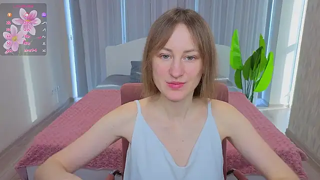 Snapshot of LuluChiiii chatting on February 2026 09:58:01 AM LuluChiiii online show from February 2026 09:58:01 AM