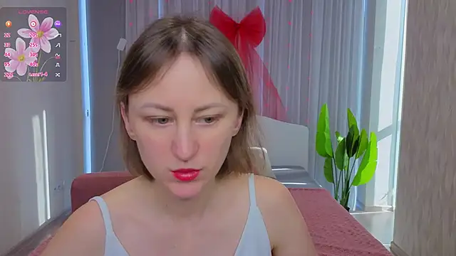 Snapshot of LuluChiiii chatting on February 2026 10:14:02 AM LuluChiiii online show from February 2026 10:14:02 AM