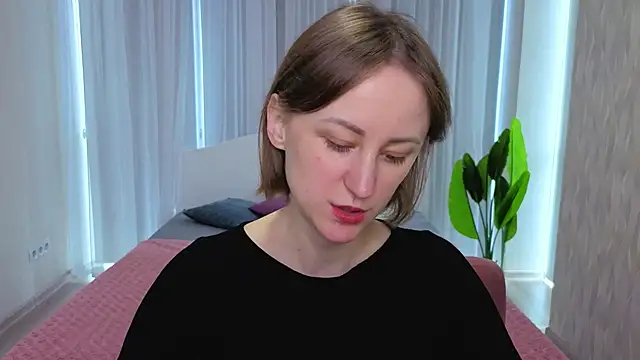 LuluChiiii online show from October 2025 10:49:01 AM