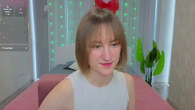 Snapshot of LuluChiiii chatting on January 2026 09:24:02 AM LuluChiiii online show from January 2026 09:24:02 AM