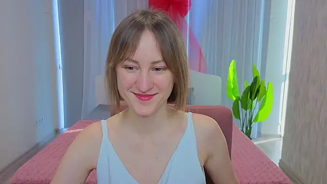 Snapshot of LuluChiiii chatting on February 2026 09:22:01 AM LuluChiiii online show from February 2026 09:22:01 AM