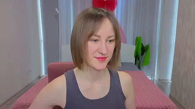 Snapshot of LuluChiiii chatting on February 2026 11:12:02 AM LuluChiiii online show from February 2026 11:12:02 AM