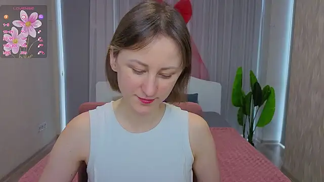 Snapshot of LuluChiiii chatting on February 2026 11:21:01 AM LuluChiiii online show from February 2026 11:21:01 AM