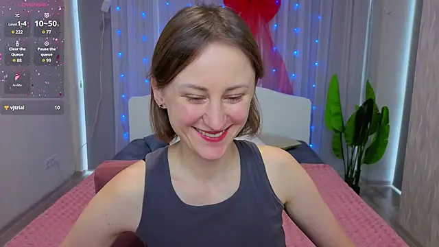 Snapshot of LuluChiiii chatting on December 2025 11:10:01 AM LuluChiiii online show from December 2025 11:10:01 AM