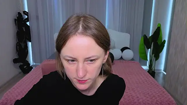 LuluChiiii online show from November 2025 10:42:02 AM