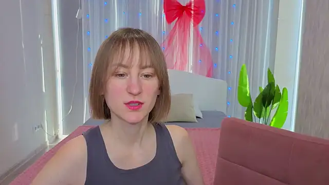 Snapshot of LuluChiiii chatting on January 2026 11:58:02 AM LuluChiiii online show from January 2026 11:58:02 AM