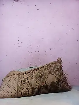 Snapshot of yummyhottie-clit chatting on December 2025 09:08:02 PM yummyhottie-clit online show from December 2025 09:08:02 PM