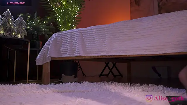 Alise Eve  online show from December 2025 07:36:05 PM