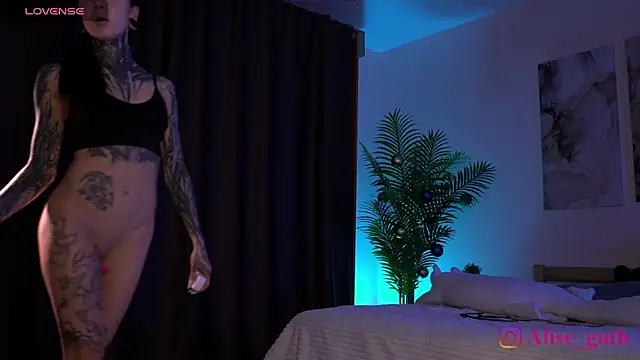 Alise Eve  online show from January 2026 06:01:01 PM