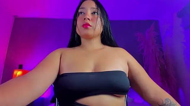 luccia smith online show from May 2026 02:29:02 AM