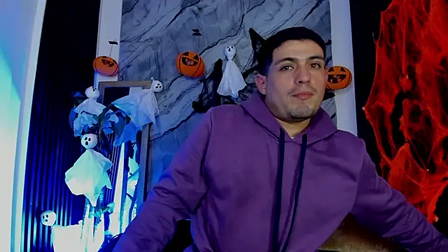 Snapshot of William_Steel_ chatting on October 2025 03:38:02 AM William Steel online show from October 2025 03:38:02 AM