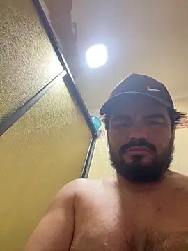 Snapshot of MichaelBear_21 chatting on May 2026 11:41:01 AM MichaelBear 21 online show from May 2026 11:41:01 AM