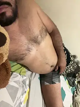 Snapshot of MichaelBear_21 chatting on May 2026 11:42:01 AM MichaelBear 21 online show from May 2026 11:42:01 AM