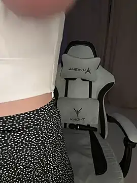 Snapshot of SakuraSara chatting on February 2026 03:45:01 PM SakuraSara online show from February 2026 03:45:01 PM