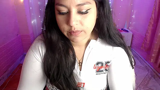 Snapshot of Aitana_200 chatting on September 2025 02:12:01 PM Aitana 200 online show from September 2025 02:12:01 PM