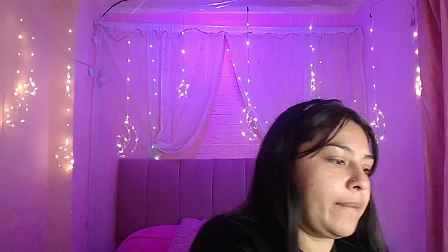 Snapshot of Aitana_200 chatting on October 2025 01:12:02 PM Aitana 200 online show from October 2025 01:12:02 PM
