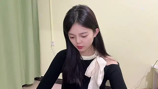 Nicole-13 online show from October 2025 01:12:02 PM