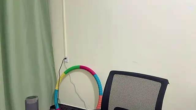 Nicole-13 online show from December 2025 01:15:01 PM