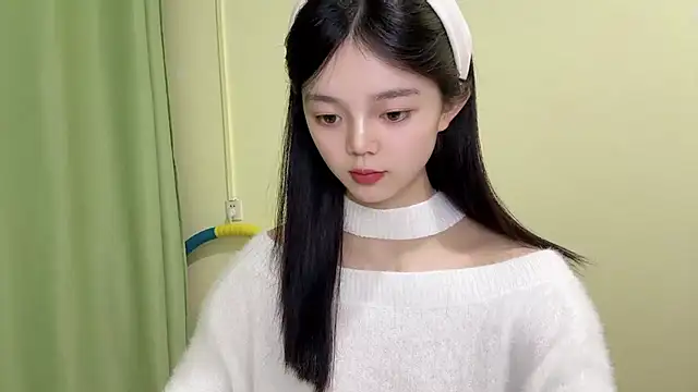 Nicole-13 online show from November 2025 10:31:01 AM