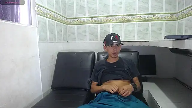 Snapshot of brian_sexlove chatting on October 2025 07:24:01 PM brian sexlove online show from October 2025 07:24:01 PM