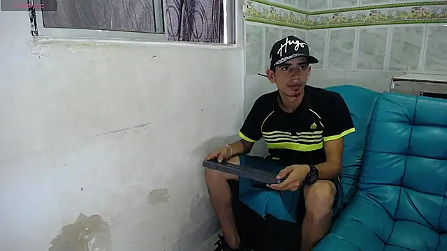 Snapshot of brian_sexlove chatting on September 2025 07:41:01 PM brian sexlove online show from September 2025 07:41:01 PM