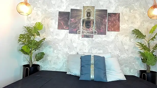 aitana baker  online show from October 2025 07:13:02 PM